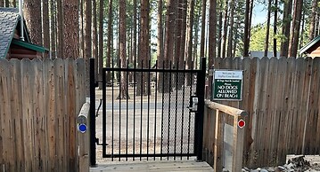 Smokey Joes 5 Bedroom Cabin by RedAwning