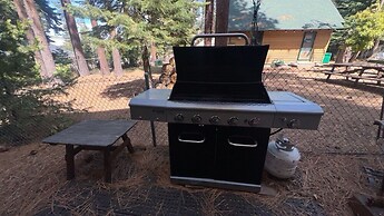 Smokey Joes 5 Bedroom Cabin by RedAwning