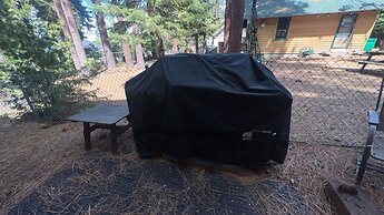 Smokey Joes 5 Bedroom Cabin by RedAwning