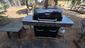 Smokey Joes 5 Bedroom Cabin by RedAwning