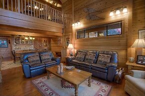 Smokey Joes 5 Bedroom Cabin by RedAwning