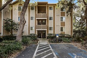 10c Amelia Landings 2 Bedroom Condo by RedAwning