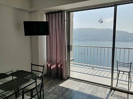 Beautiful Twin Towers Suite With Balcony and Stunning sea View