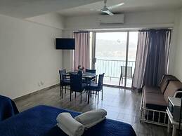 Beautiful Twin Towers Suite With Balcony and Stunning sea View