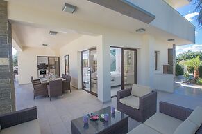 Protaras Holiday Villa De1