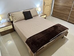 Ewa Apt - 3-bed Near Sliema - St Julians Seafront