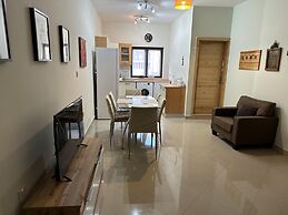 Ewa Apt - 3-bed Near Sliema - St Julians Seafront