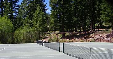 Spiral Staircase 4 Bedroom Home by RedAwning