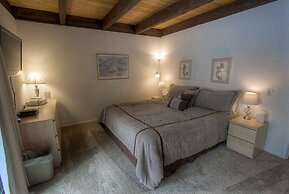 Spiral Staircase 4 Bedroom Home by RedAwning