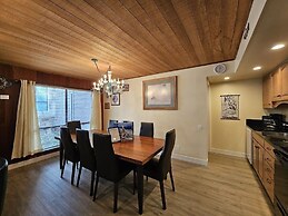 Tall Pines Retreat 4 Bedroom Condo by RedAwning