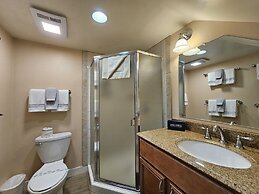 Tall Pines Retreat 4 Bedroom Condo by RedAwning