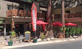 Tall Pines Retreat 4 Bedroom Condo by RedAwning