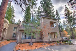 Tall Pines Retreat 4 Bedroom Condo by RedAwning