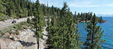 Tall Pines Retreat 4 Bedroom Condo by RedAwning