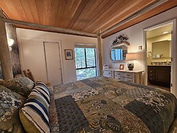 Tall Pines Retreat 4 Bedroom Condo by RedAwning