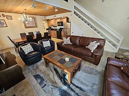 Tall Pines Retreat 4 Bedroom Condo by RedAwning