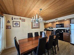 Tall Pines Retreat 4 Bedroom Condo by RedAwning