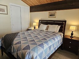 Tall Pines Retreat 4 Bedroom Condo by RedAwning
