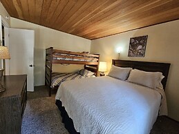 Tall Pines Retreat 4 Bedroom Condo by RedAwning