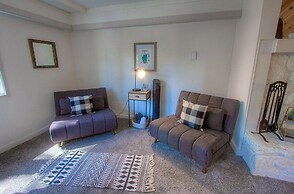 Taste Of Burgundy 1 Bedroom Condo by RedAwning