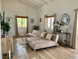 Stunning 3 bed Villa, Balcony and sea View