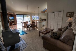 Blue Laulea 2 Bedroom Home by RedAwning