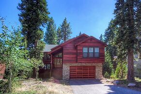 Timber View Lodge 4 Bedroom Home by RedAwning