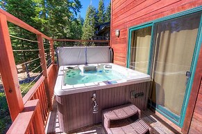 Timber View Lodge 4 Bedroom Home by RedAwning