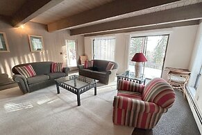 Tumbleweed Pines 3 Bedroom Home by RedAwning