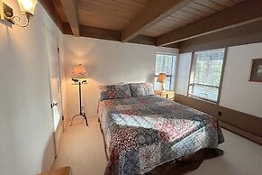 Tumbleweed Pines 3 Bedroom Home by RedAwning