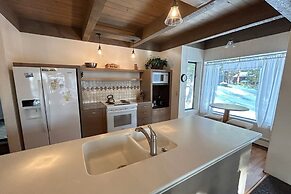 Tumbleweed Pines 3 Bedroom Home by RedAwning