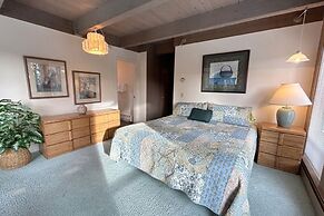 Tumbleweed Pines 3 Bedroom Home by RedAwning