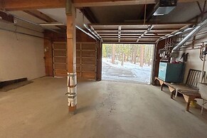 Tumbleweed Pines 3 Bedroom Home by RedAwning