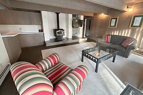 Tumbleweed Pines 3 Bedroom Home by RedAwning