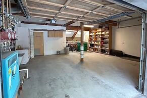 Tumbleweed Pines 3 Bedroom Home by RedAwning