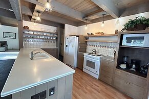 Tumbleweed Pines 3 Bedroom Home by RedAwning