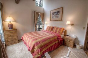 Kingswood Cornerview 4 Bedroom Home by RedAwning