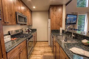 Kingswood Cornerview 4 Bedroom Home by RedAwning