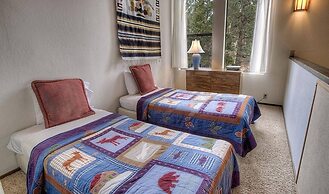 Kingswood Cornerview 4 Bedroom Home by RedAwning