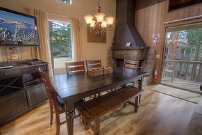 Kingswood Cornerview 4 Bedroom Home by RedAwning