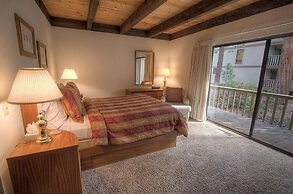 Kingswood Cornerview 4 Bedroom Home by RedAwning