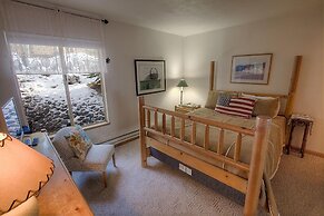 Whispering Wood 3 Bedroom Home by RedAwning