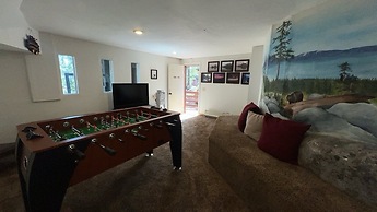 Lakescape 3 Bedroom Condo by RedAwning