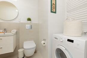 Zdziechowskiego Apartment by Renters