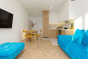 Zdziechowskiego Apartment by Renters