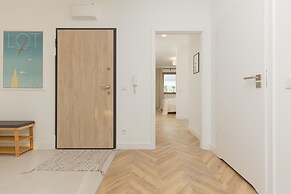 Zdziechowskiego Apartment by Renters