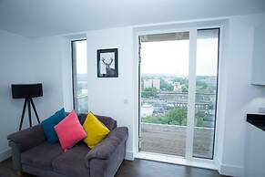 Highview 2-bed Apartment in London