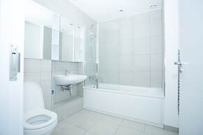 Highview 2-bed Apartment in London