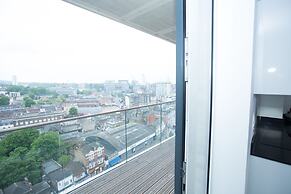 Highview 2-bed Apartment in London
