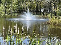 Pine Boutique Lodge With hot tub for Couples & dog